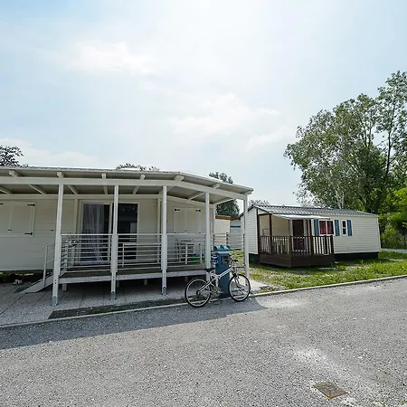 Κάμπινγκ Class 3*